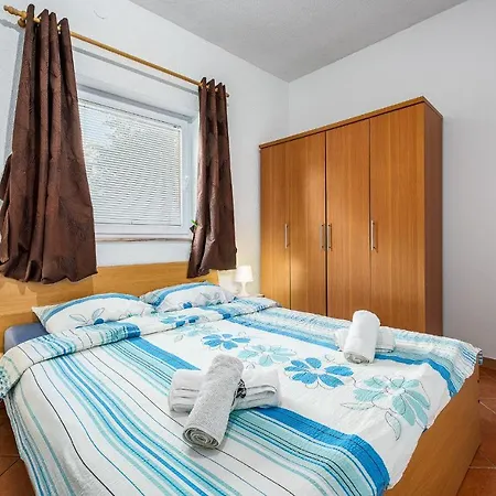 Finka Terzic Apartment Zbandaj